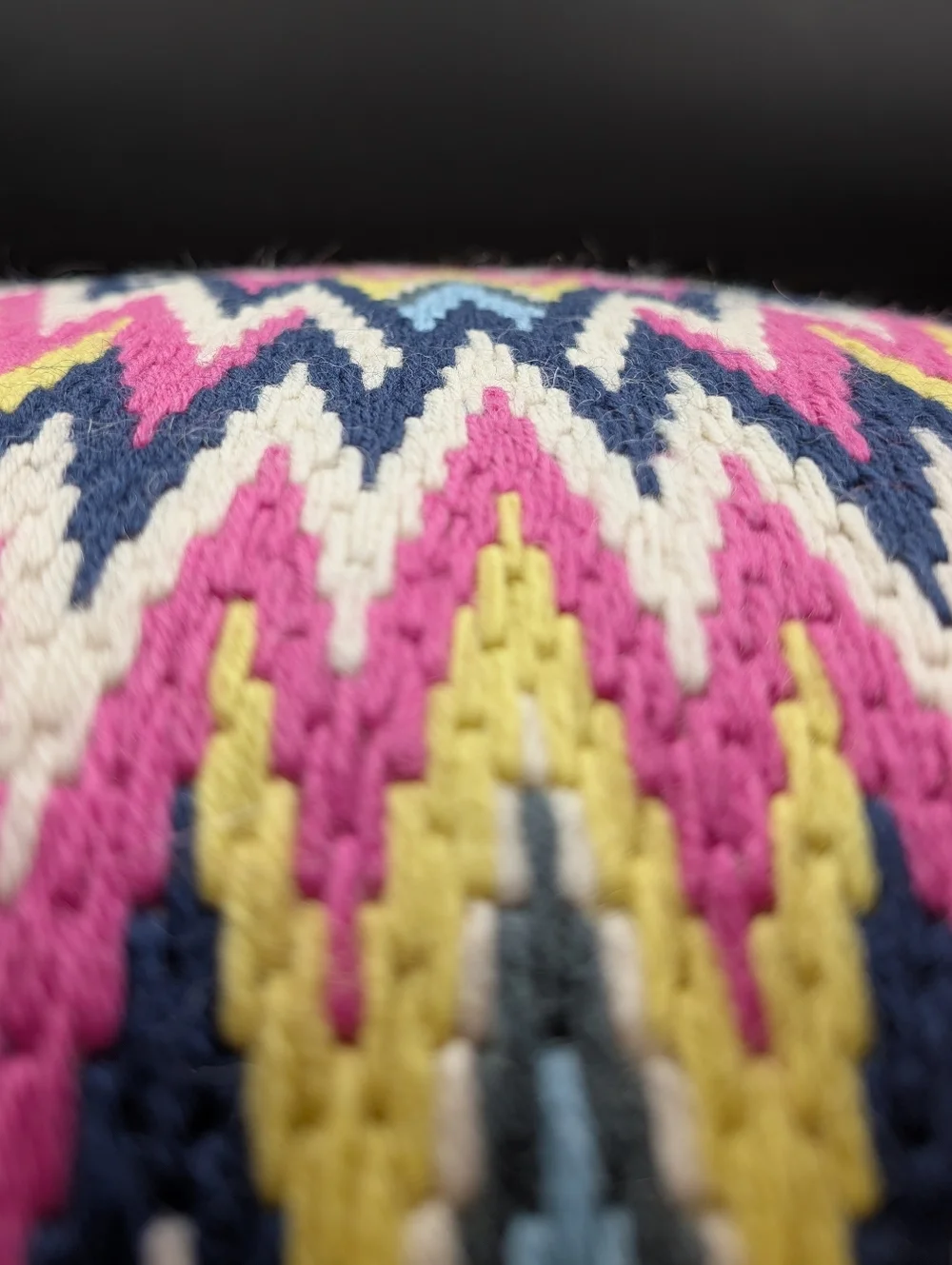 Jonathan Adler Bargello 20x20 Needlepoint Zigzag Throw Pillow Multicolor EUC